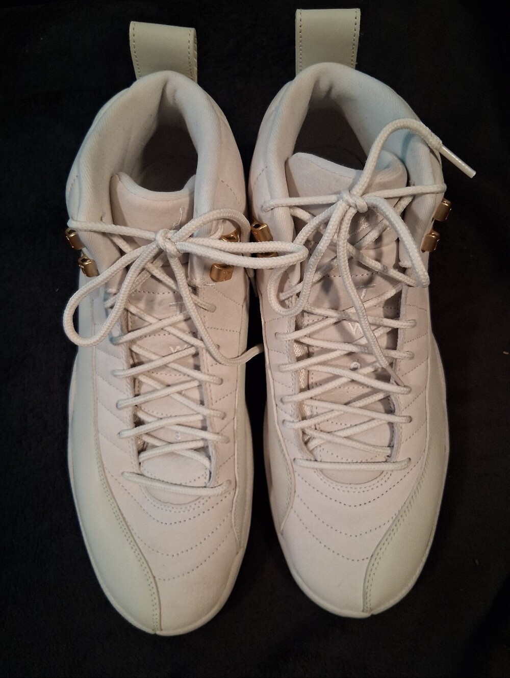 Jordan Woman's Off-White/Light Gray High-Top Sneakers with Gold Accents Size 13
